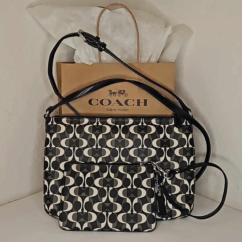 Authentic Coach Monogram Set - Picture 2 of 9